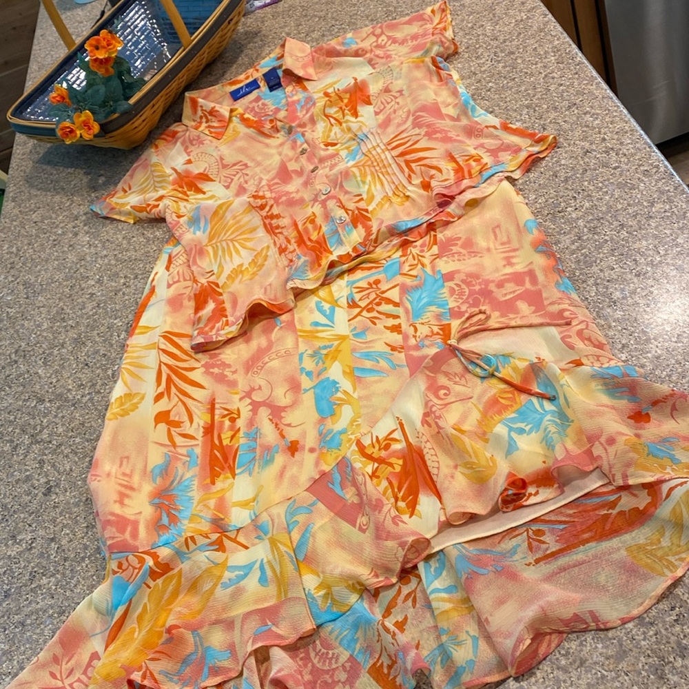 J.H. Collectables Short Sleeve MEDIUM Top and Coordinating Skirt SIZE 8 Floral